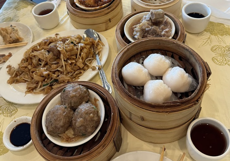 Phoenix Restaurant signature dishes BBQ Pork Buns
Shrimp Dumplings
Peking Duck